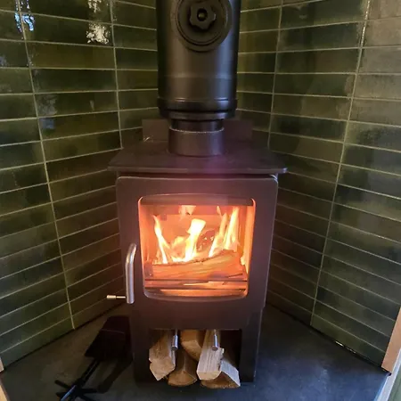 Shepherds Rest - Shepherds Hut - New For 2026 *