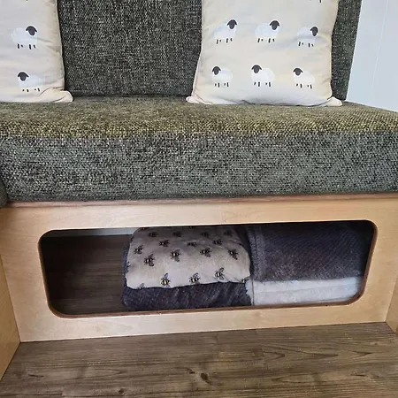 Shepherds Rest - Shepherds Hut - New For 2026 *
